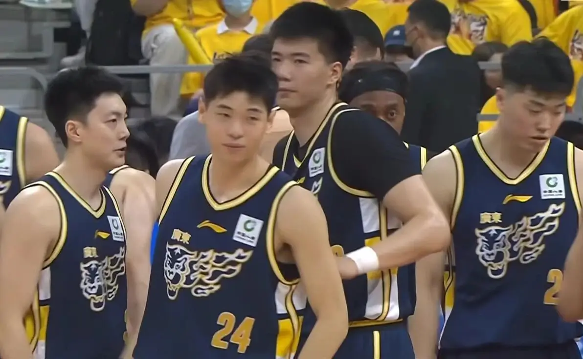 广东男篮休赛期阵容变动全梳理